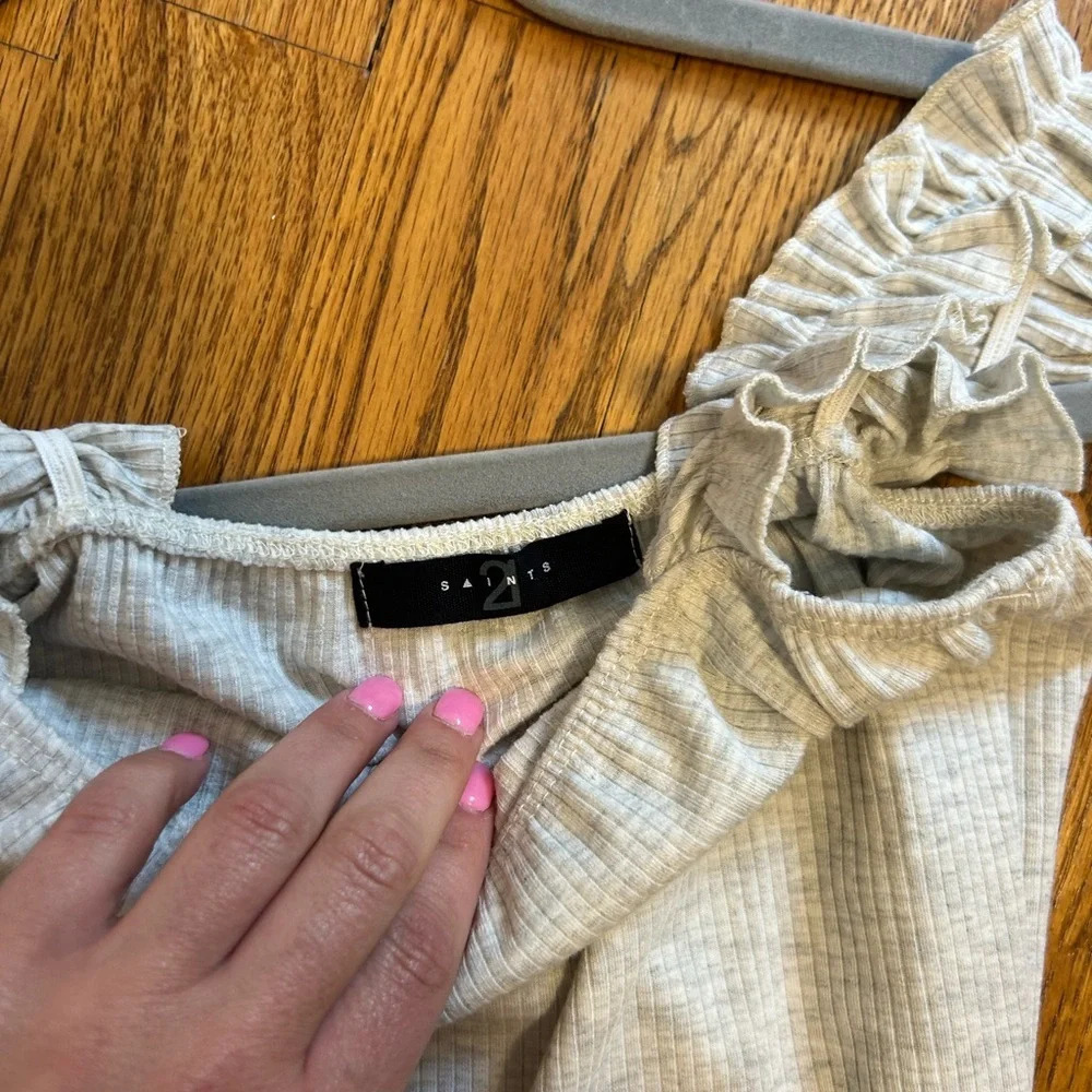 Light Grey Ribbed Ruffle Strap Bodysuit - Picture 4 of 5